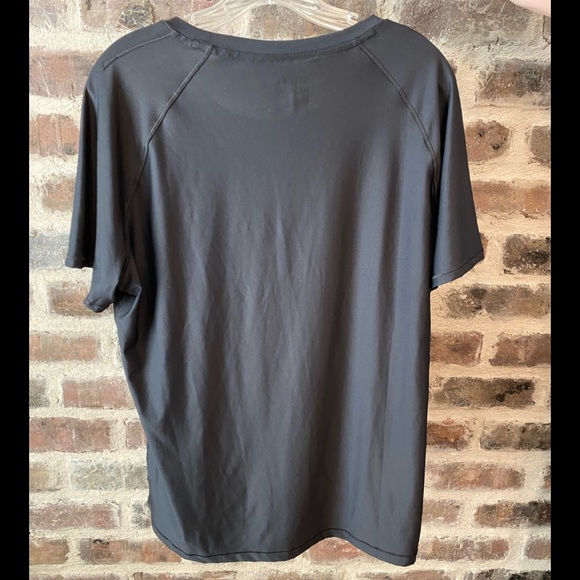 NWT Under Armour Fitted Heatgear Top - Size XL - Picture 2 of 4